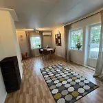 Ottos Hus, Like Ved Stranden Og Hvalsenteret I Sentrum Av Nb Ma Rengjores Etter Endt Leie Eller Betal 1100 Kr For Rengjorings Hjelp Анденес