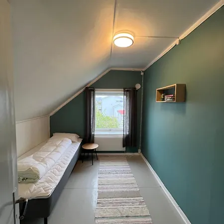 Ξενοδοχείο Ottos Hus, Like Ved Stranden Og Hvalsenteret I Sentrum Av Nb Ma Rengjores Etter Endt Leie Eller Betal 1100 Kr For Rengjorings Hjelp 3*