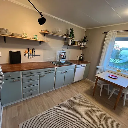 Ottos Hus, Like Ved Stranden Og Hvalsenteret I Sentrum Av Nb Ma Rengjores Etter Endt Leie Eller Betal 1100 Kr For Rengjorings Hjelp 3* Andenes