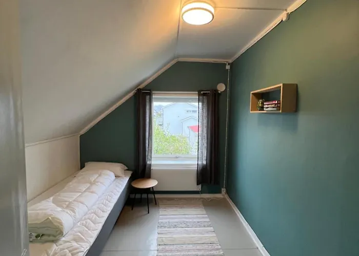 Отель Ottos Hus, Like Ved Stranden Og Hvalsenteret I Sentrum Av Nb Ma Rengjores Etter Endt Leie Eller Betal 1100 Kr For Rengjorings Hjelp 3*