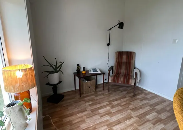 Отель Ottos Hus, Like Ved Stranden Og Hvalsenteret I Sentrum Av Nb Ma Rengjores Etter Endt Leie Eller Betal 1100 Kr For Rengjorings Hjelp 3*